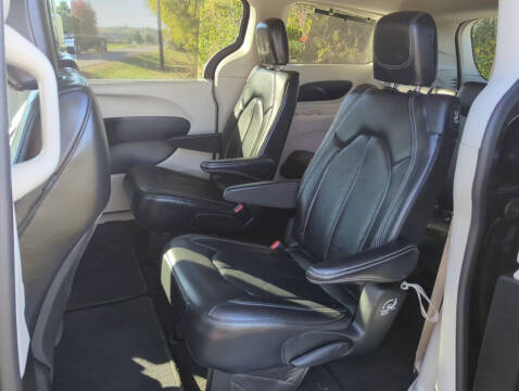 2022 Chrysler Pacifica Touring L