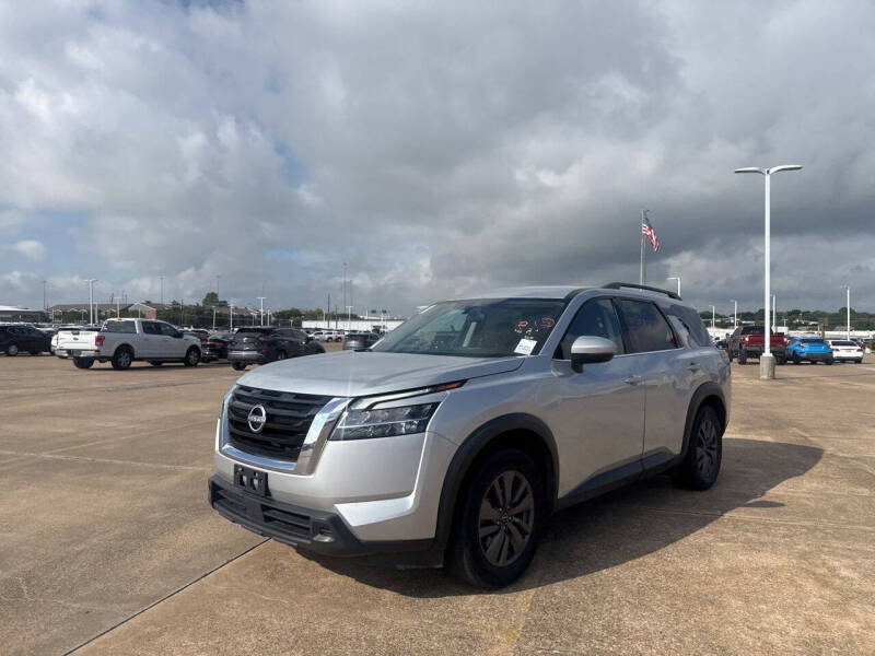 2022 Nissan Pathfinder SV