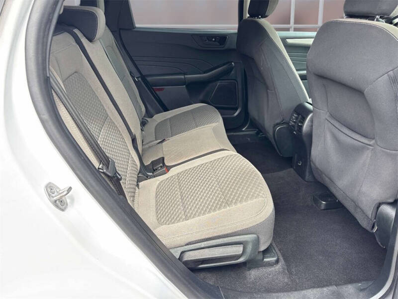 2022 Ford Escape Hybrid SE