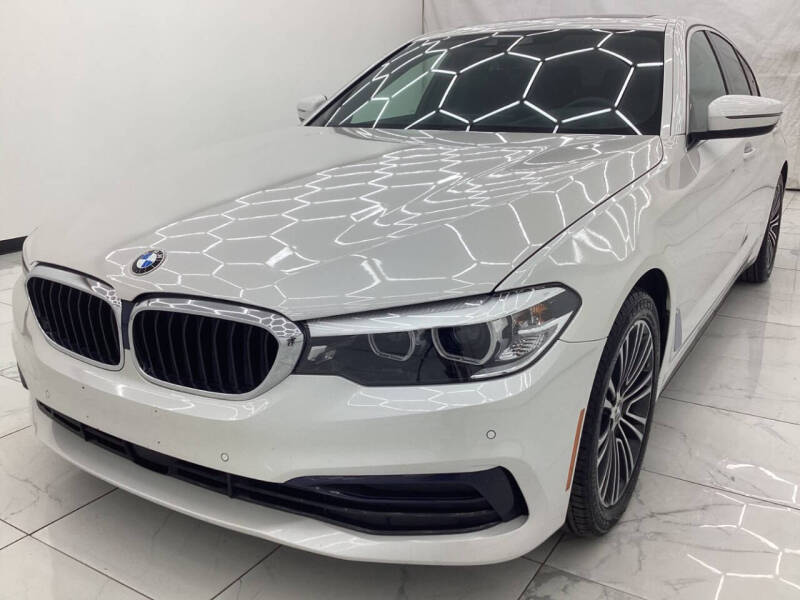 2019 BMW 5 Series 540i's photo