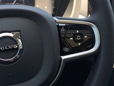 2025 Volvo XC60 B5 Plus Dark Theme