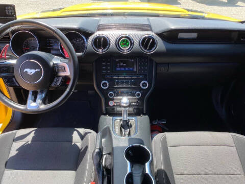 2017 Ford Mustang V6