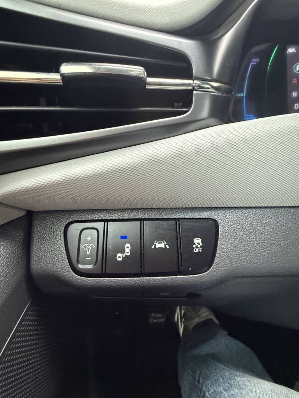 2020 Hyundai Ioniq Hybrid SE