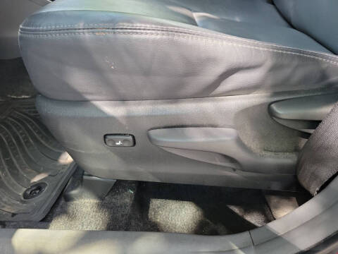 2013 Toyota Prius v Five