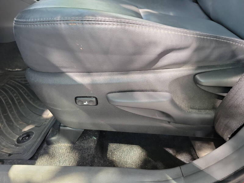 2013 Toyota Prius v Five