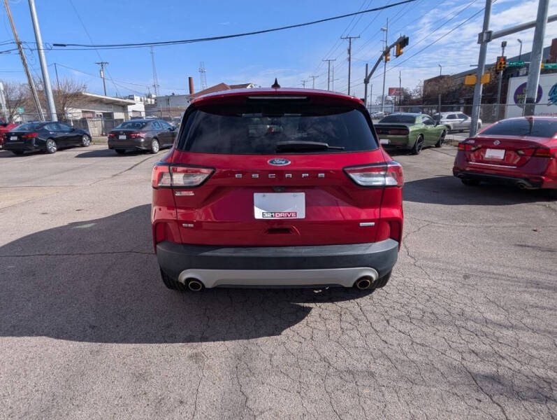 2020 Ford Escape SE