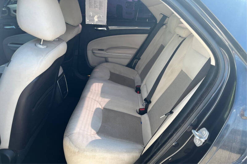 2019 Chrysler 300 Touring