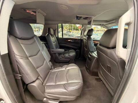 2017 Cadillac Escalade ESV Luxury