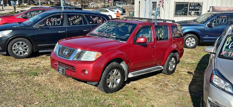 Nissan Pathfinder's photo