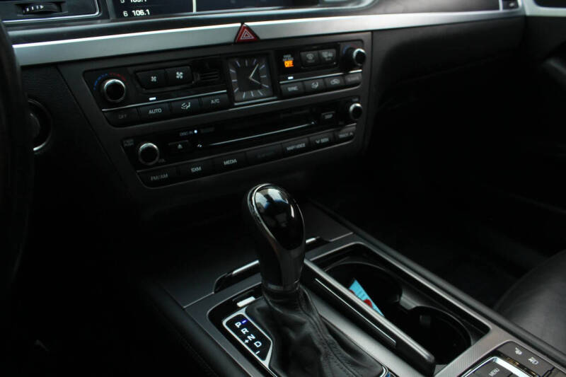 2016 Hyundai Genesis