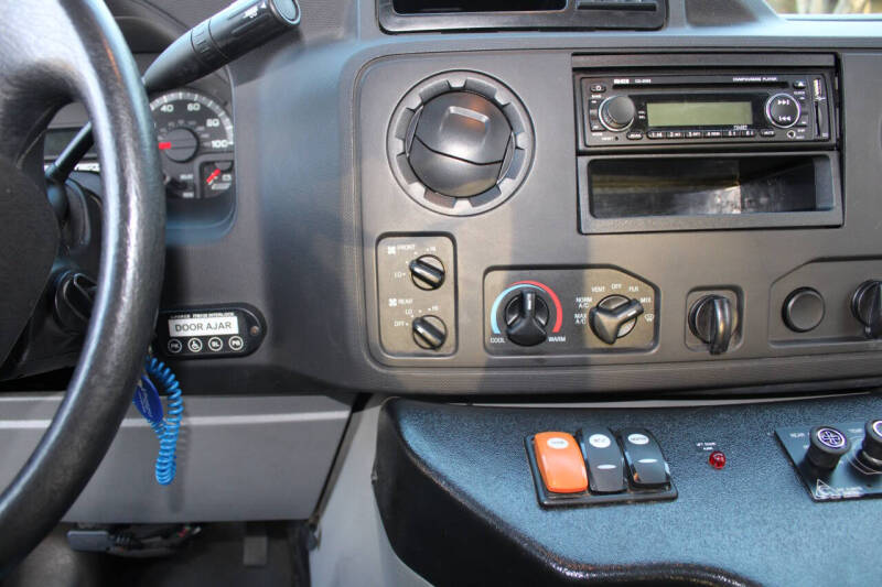 2015 Ford E-Series E-350 SD