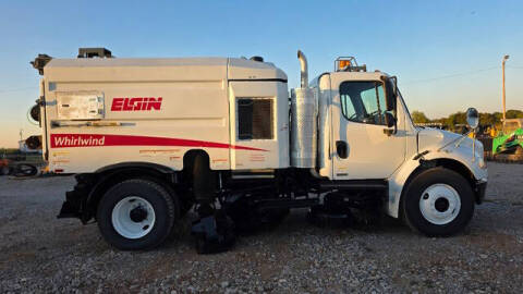 2011 Freightliner M2 106
