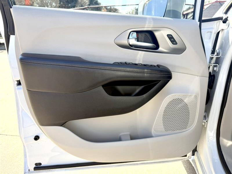 2020 Chrysler Pacifica Touring L