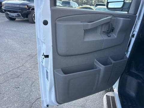 2023 GMC Savana 2500