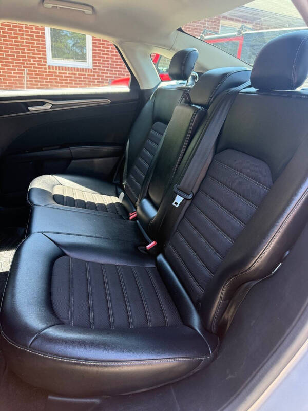 2017 Ford Fusion SE