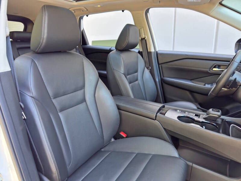 2024 Nissan Rogue SL