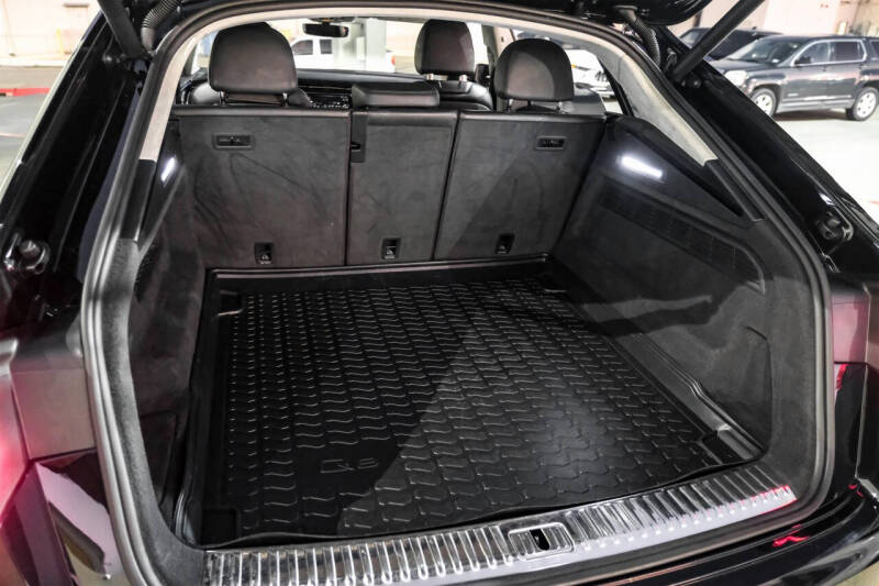 2020 Audi Q8 quattro Prestige 55 TFSI