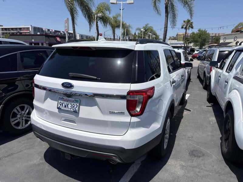 2016 Ford Explorer