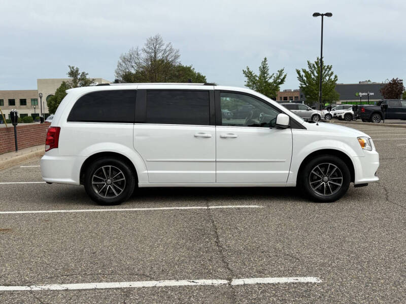2016 Dodge Grand Caravan SXT Plus