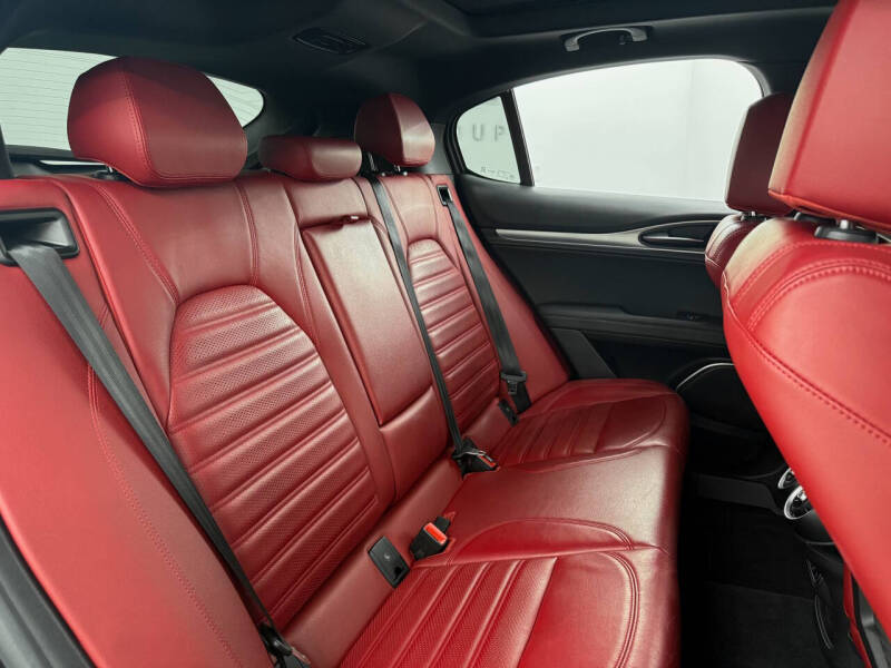 2022 Alfa Romeo Stelvio Veloce