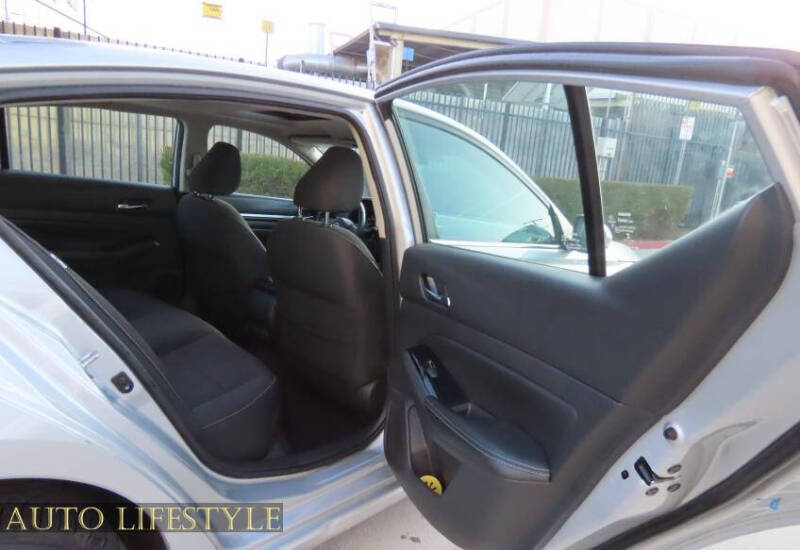 2021 Nissan Altima 2.5 SV