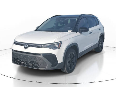2025 Volkswagen Taos SE Black