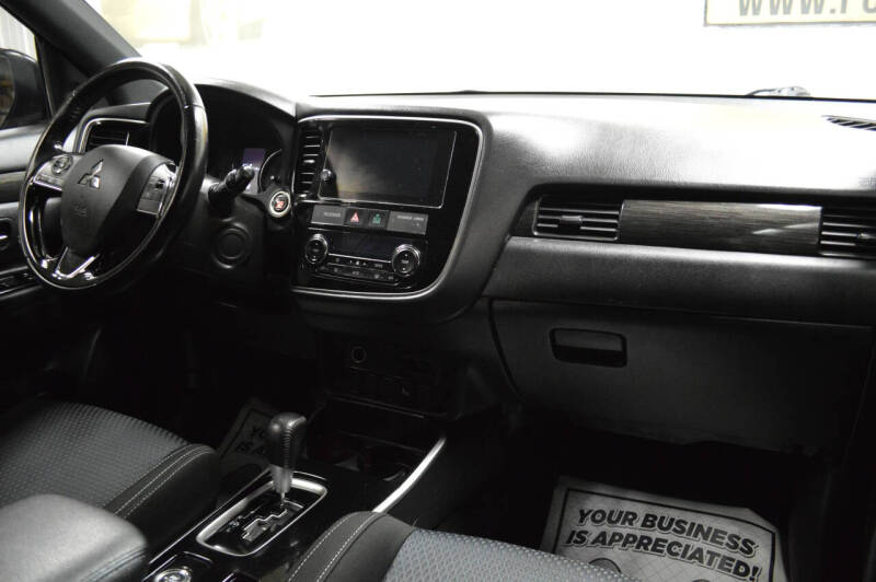 2018 Mitsubishi Outlander LE