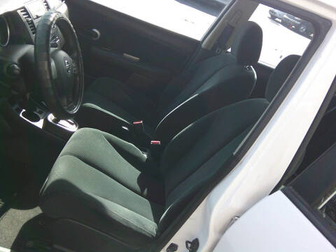 2011 Nissan Versa 1.8 S