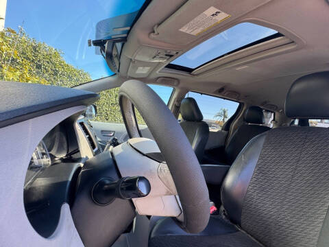 2013 Toyota Sienna SE 8-Passenger