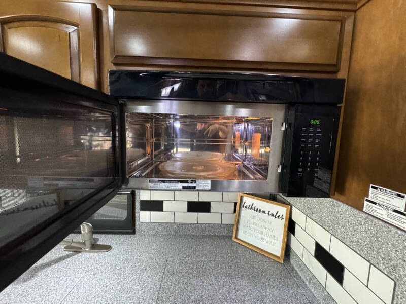 2012 Newmar Dutchstar 4354 ,  450hp, King Bed