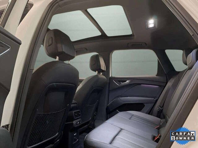 2024 Audi Q4 e-tron quattro Premium Plus 50