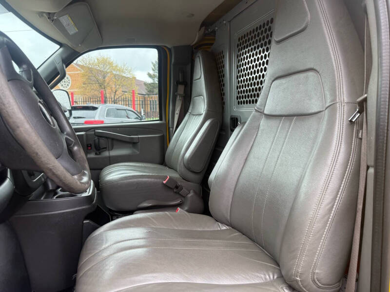 2017 GMC Savana 2500