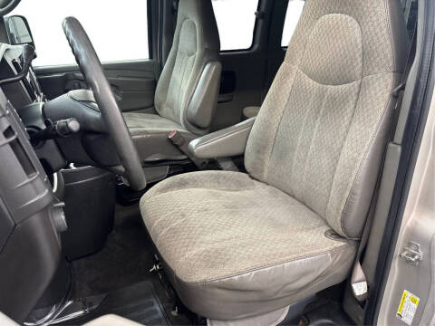 2008 GMC Savana LS 3500