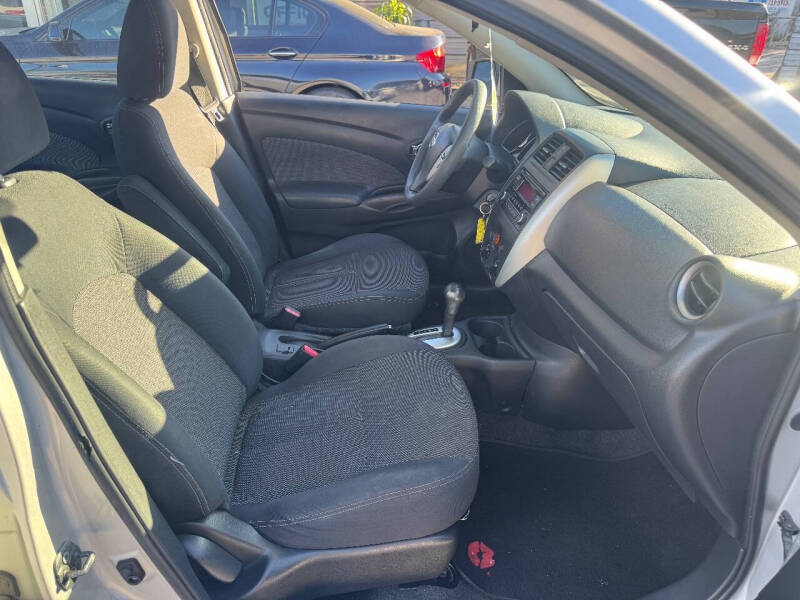 2015 Nissan Versa 1.6 SV