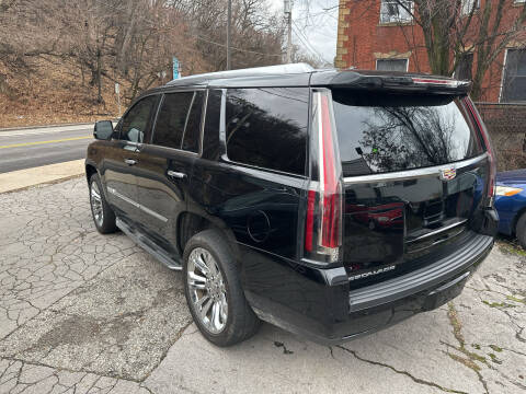 2018 Cadillac Escalade Luxury