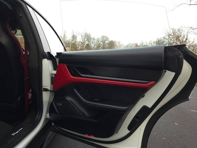 2020 Porsche Taycan Turbo