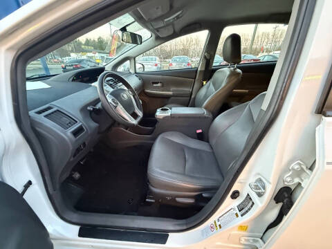 2012 Toyota Prius v Five