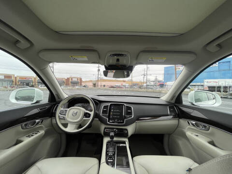 2019 Volvo XC90 T5 Momentum