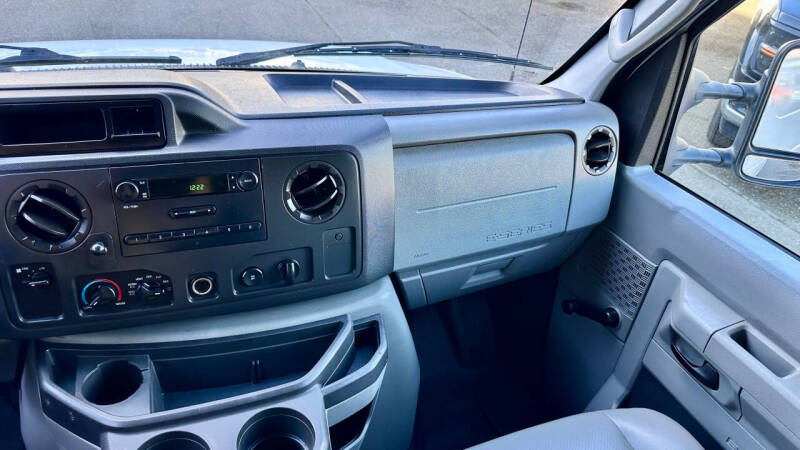 2011 Ford E-Series E-350 SD