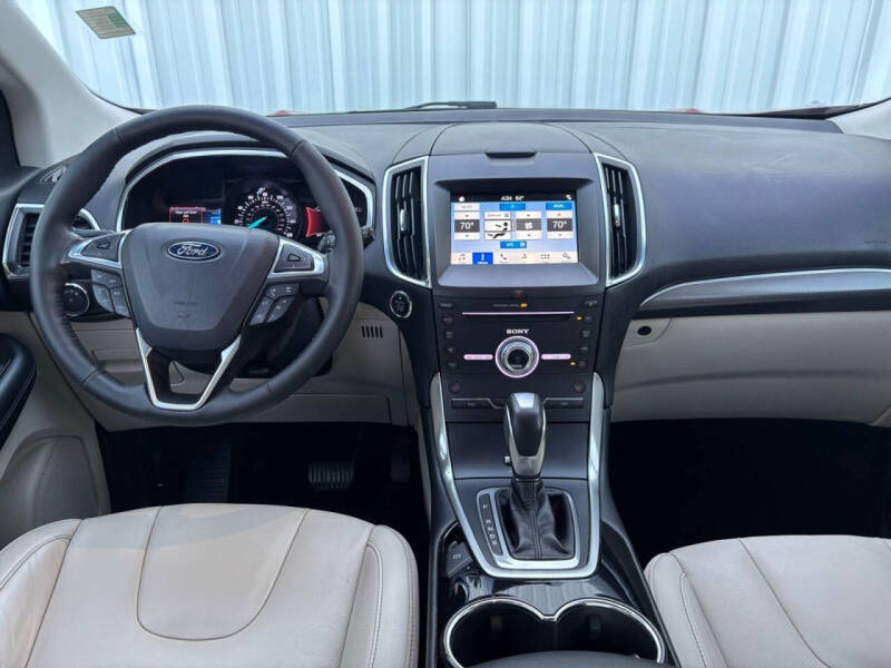 2017 Ford Edge Titanium