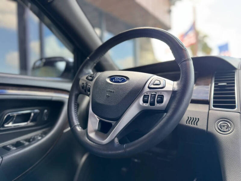 2015 Ford Taurus Limited