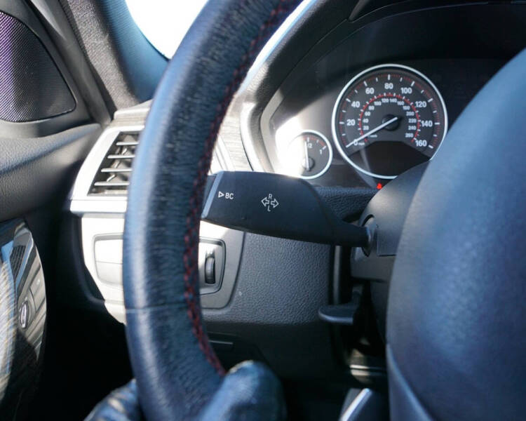 2018 BMW 3 Series 330i xDrive