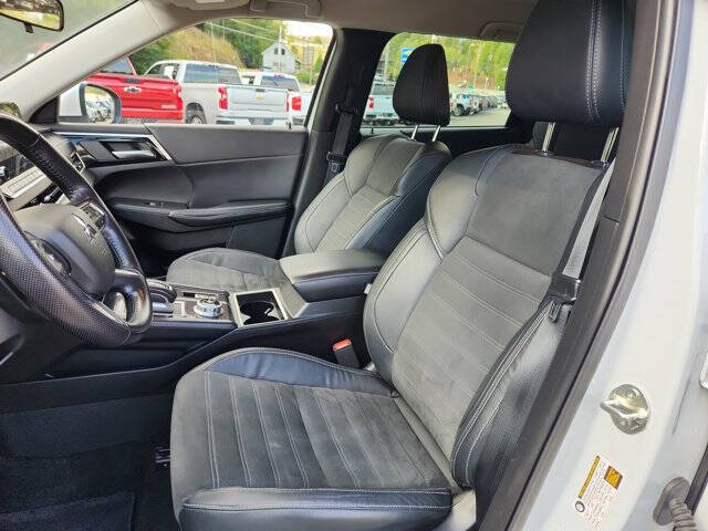 2022 Mitsubishi Outlander SE