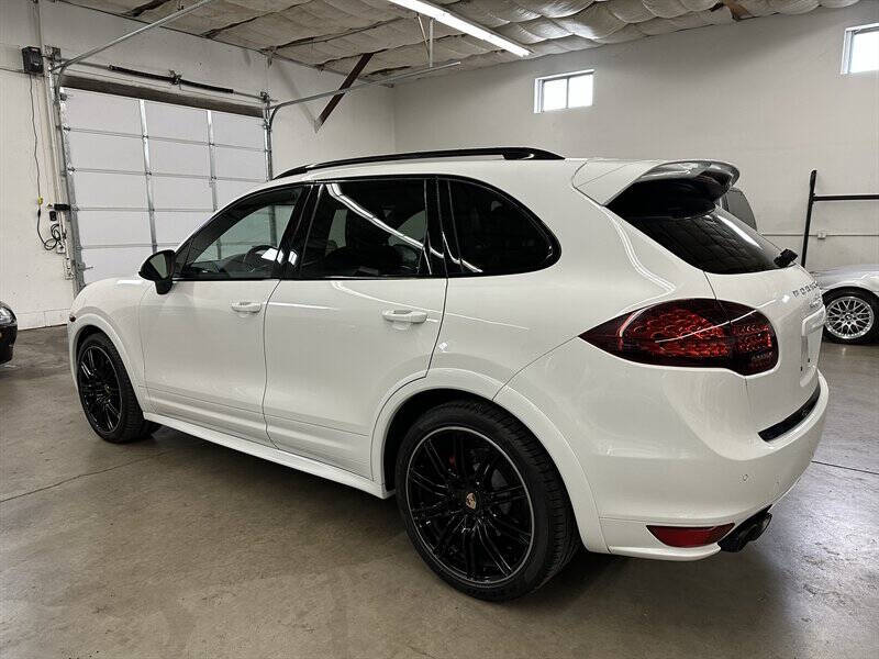 2013 Porsche Cayenne GTS