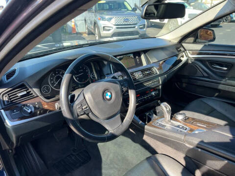 2016 BMW 5 Series 528i