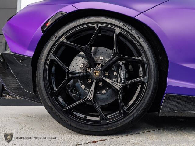 2024 Lamborghini Revuelto