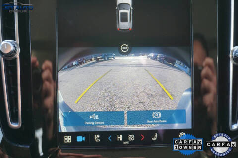 2023 Volvo XC40 B5 Ultimate Bright Theme