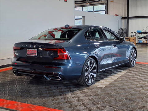 2022 Volvo S60 B5 Momentum