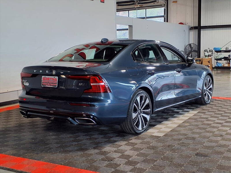 2022 Volvo S60 B5 Momentum