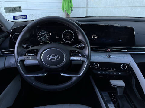 2025 Hyundai Elantra Hybrid Limited